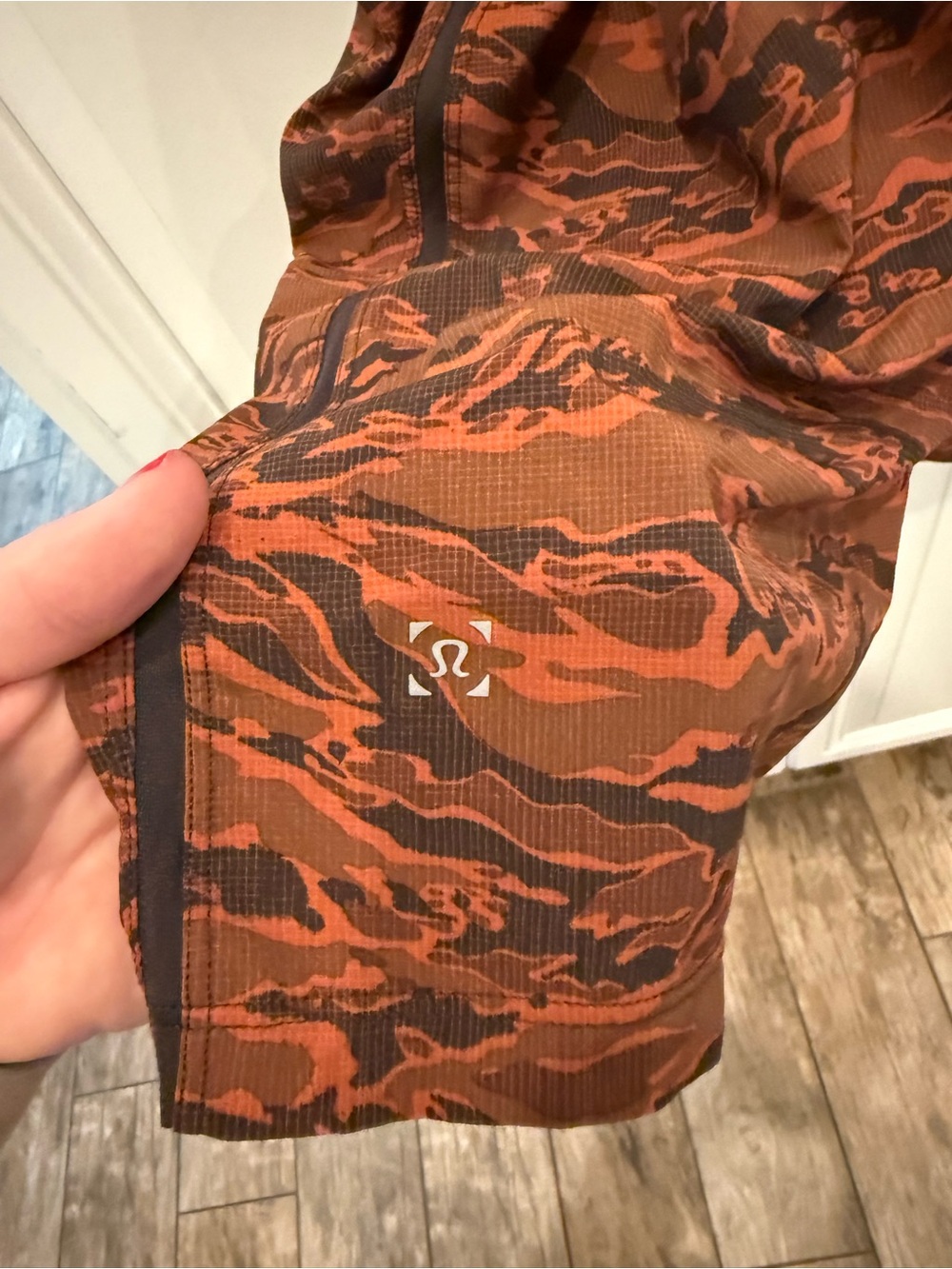 Lululemon Athletica Men's Orange and Black Camo Athletic - Running Shorts - Picture 4 of 4